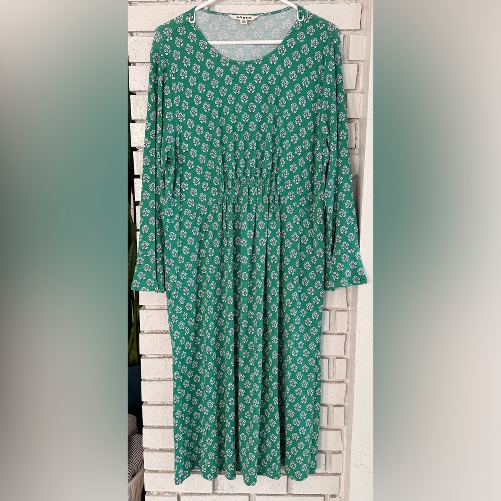 Boden Flute Sleeve Jersey Midi Dress Emerald Green Pome Print Size 14 (Large)